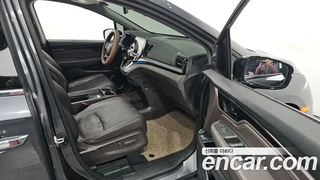 Honda Odyssey 2018 — фото 10