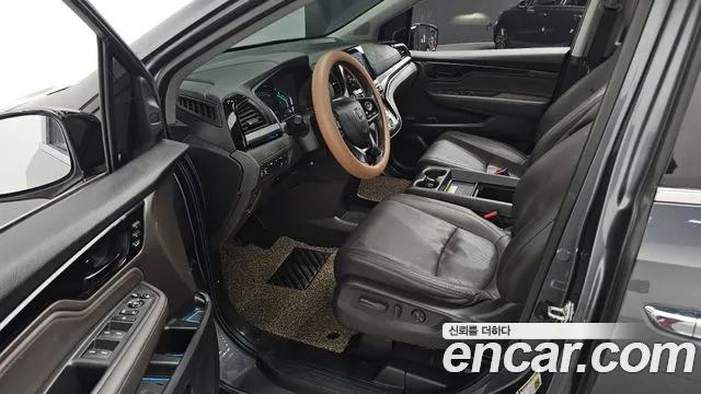 Honda Odyssey 2018 — фото 11