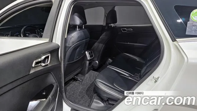 Kia Sportage 2022 — фото 11