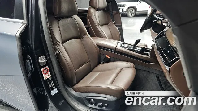 BMW 7-Series 2015 — фото 10