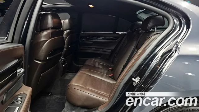 BMW 7-Series 2015 — фото 12