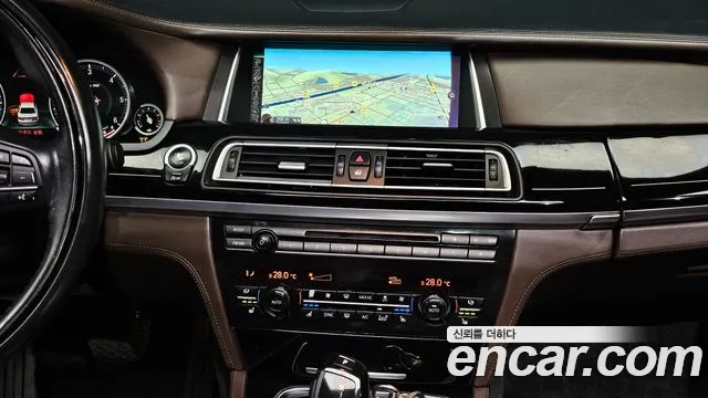 BMW 7-Series 2015 — фото 14