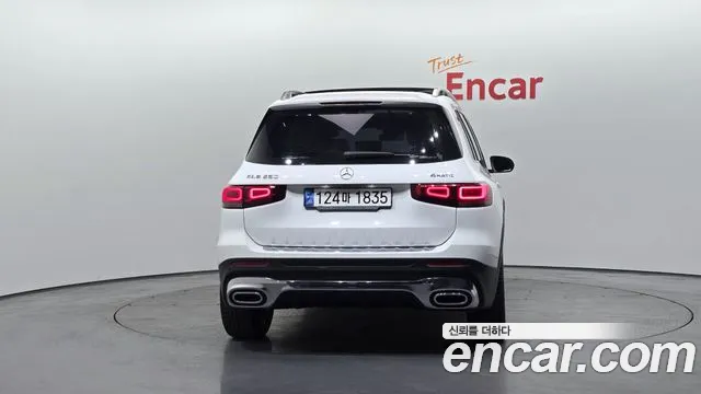 Mercedes-Benz GLB-Class 2021 — фото 4