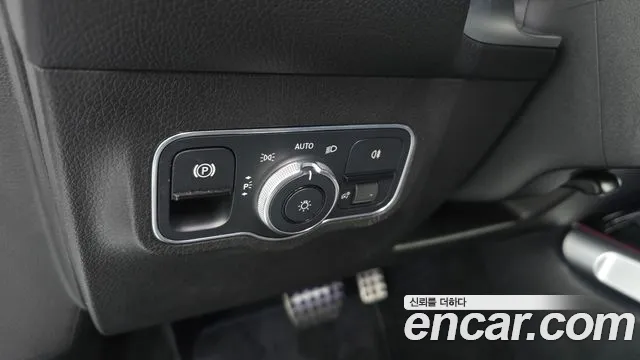 Mercedes-Benz GLB-Class 2021 — фото 17