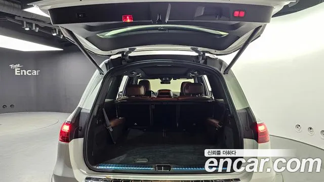 Mercedes-Benz GLS-Class 2024 — фото 19