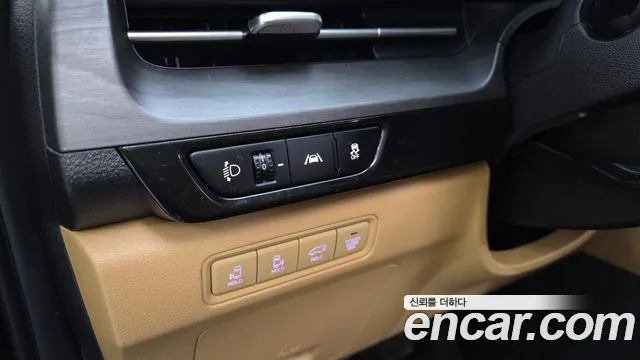 Kia Canival 2023 — фото 12