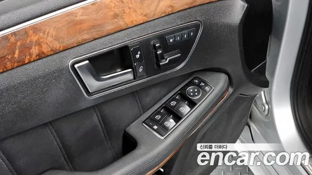 Mercedes-Benz E-Class 2012 — фото 17