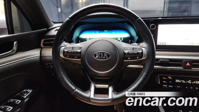 Kia K5 2021 — фото 13