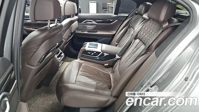 BMW 7-Series 2019 — фото 12