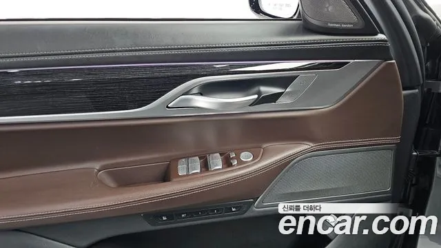 BMW 7-Series 2019 — фото 16