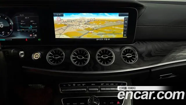 Mercedes-Benz E-Class 2017 — фото 14