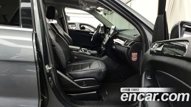 Mercedes-Benz GLE-Class 2017 — фото 11