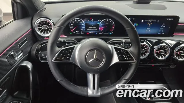 Mercedes-Benz A-Class 2025 — фото 13