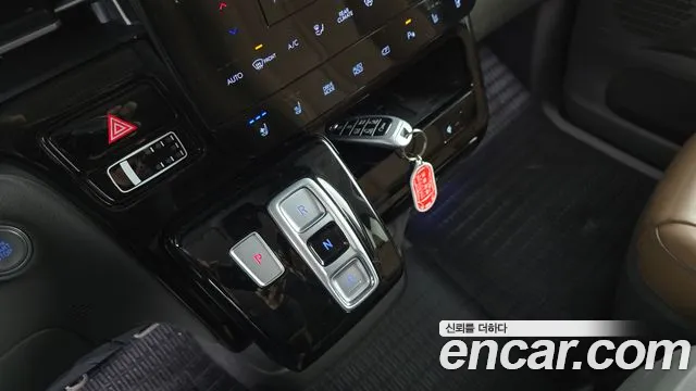 Hyundai Staria 2022 — фото 9