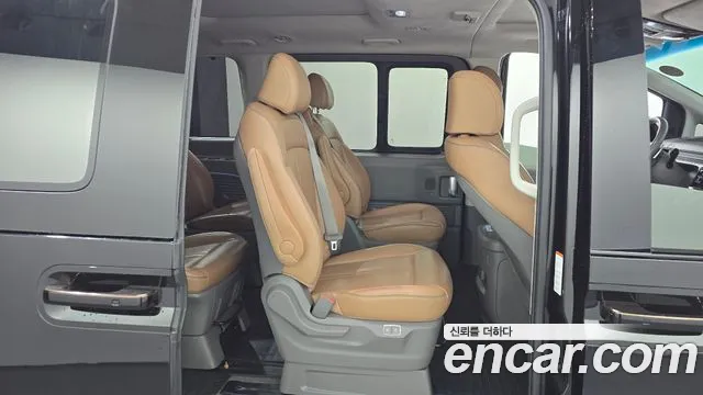 Hyundai Staria 2022 — фото 12