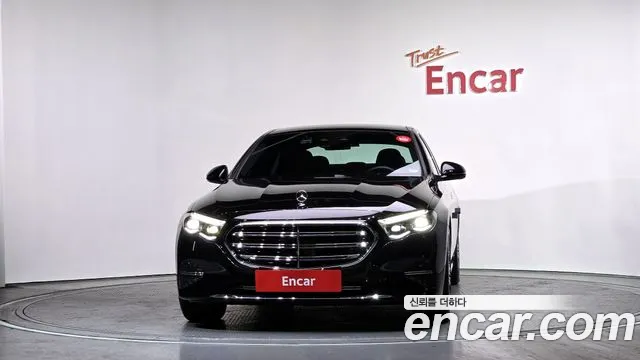Mercedes-Benz E-Class 2025 — фото 3