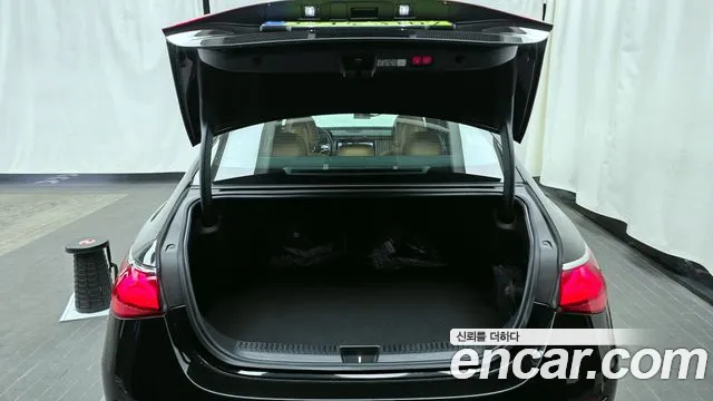 Mercedes-Benz E-Class 2025 — фото 20