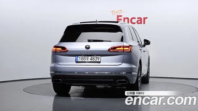 Volkswagen Touareg 2021 — фото 4