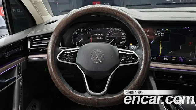 Volkswagen Touareg 2021 — фото 13