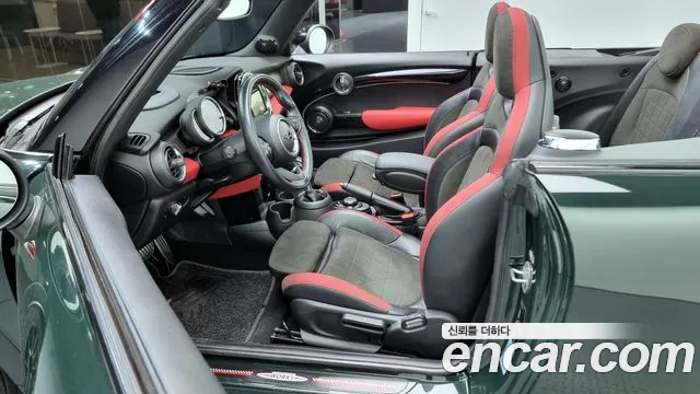 Mini Cooper Convertible 2019 — фото 11