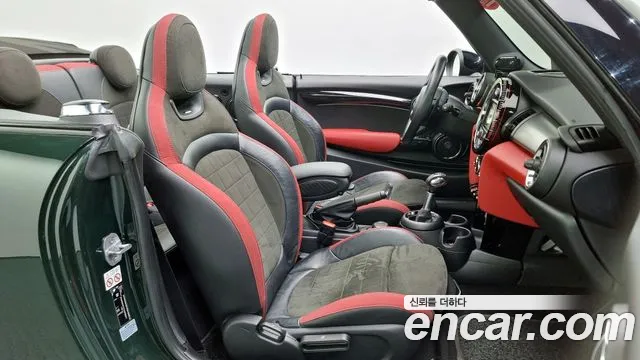 Mini Cooper Convertible 2019 — фото 12