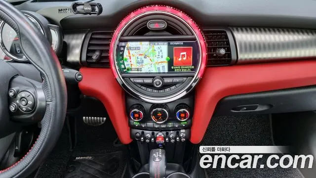 Mini Cooper Convertible 2019 — фото 14