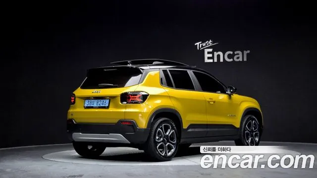 Jeep Avenger 2024 — фото 1