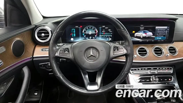 Mercedes-Benz E-Class 2017 — фото 13
