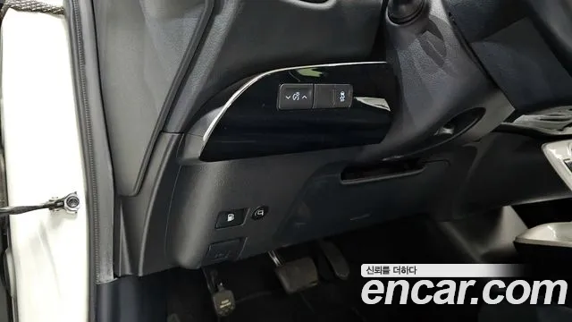 Toyota Prius 2016 — фото 17