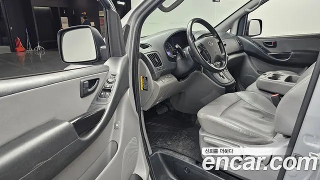 Hyundai Starex 2019 — фото 11