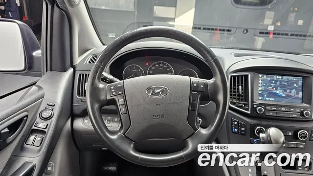 Hyundai Starex 2019 — фото 13