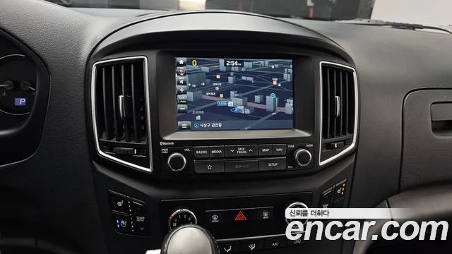 Hyundai Starex 2019 — фото 14