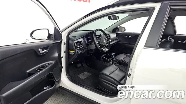 Kia Stonic 2018 — фото 10