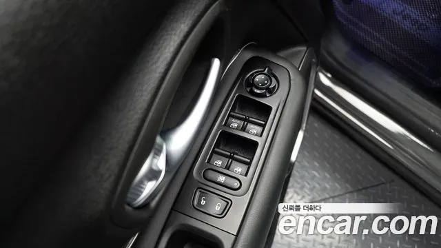 Jeep Renegade 2020 — фото 18