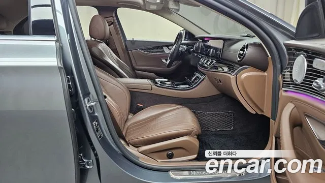 Mercedes-Benz E-Class 2020 — фото 11