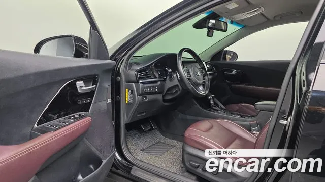 Kia Niro 2020 — фото 11