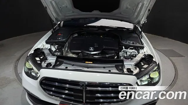 Mercedes-Benz E-Class 2023 — фото 6