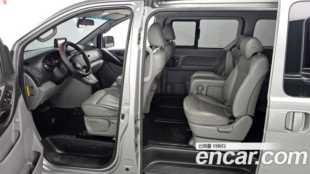 Hyundai Starex 2017 — фото 10