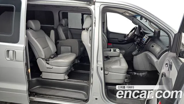Hyundai Starex 2017 — фото 12