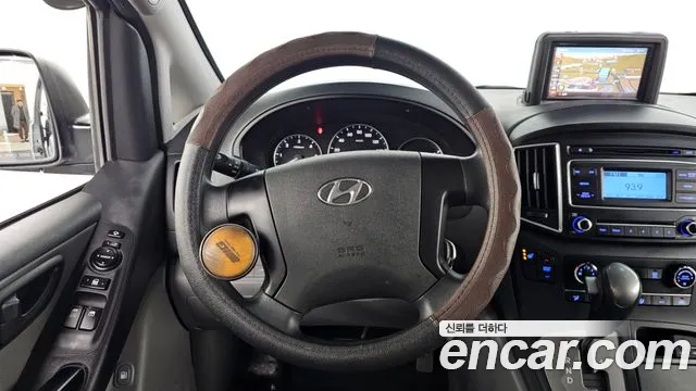 Hyundai Starex 2017 — фото 13