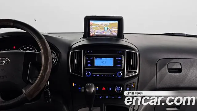 Hyundai Starex 2017 — фото 14