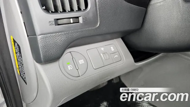 Hyundai Starex 2017 — фото 19