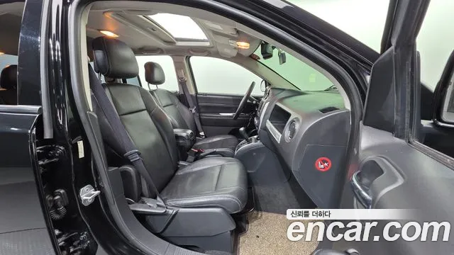 Jeep Compass 2015 — фото 10