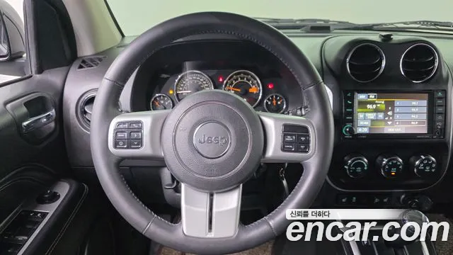 Jeep Compass 2015 — фото 13