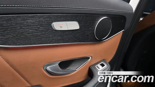 Mercedes-Benz GLC-Class 2023 — фото 19