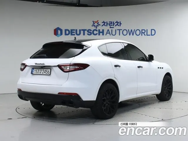 Maserati Levante 2017 — фото 2