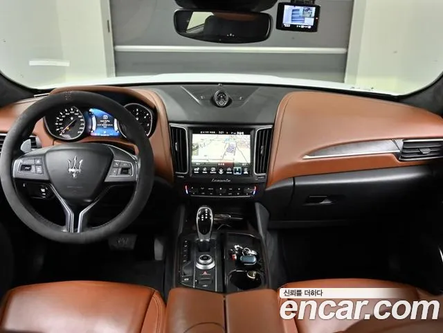 Maserati Levante 2017 — фото 7
