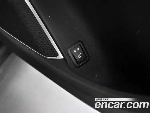 Maserati Levante 2017 — фото 14