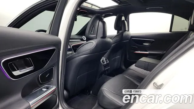 Mercedes-Benz C-Class 2022 — фото 11