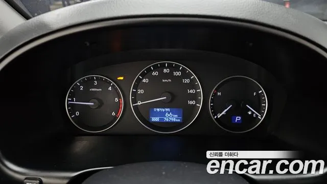 Hyundai Starex 2016 — фото 8